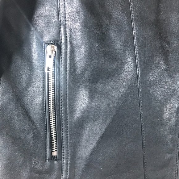 Arizona Jeans Ladies Black Faux Leather Riding Jacket. Full Zip, zip up pockets - Picture 6 of 11